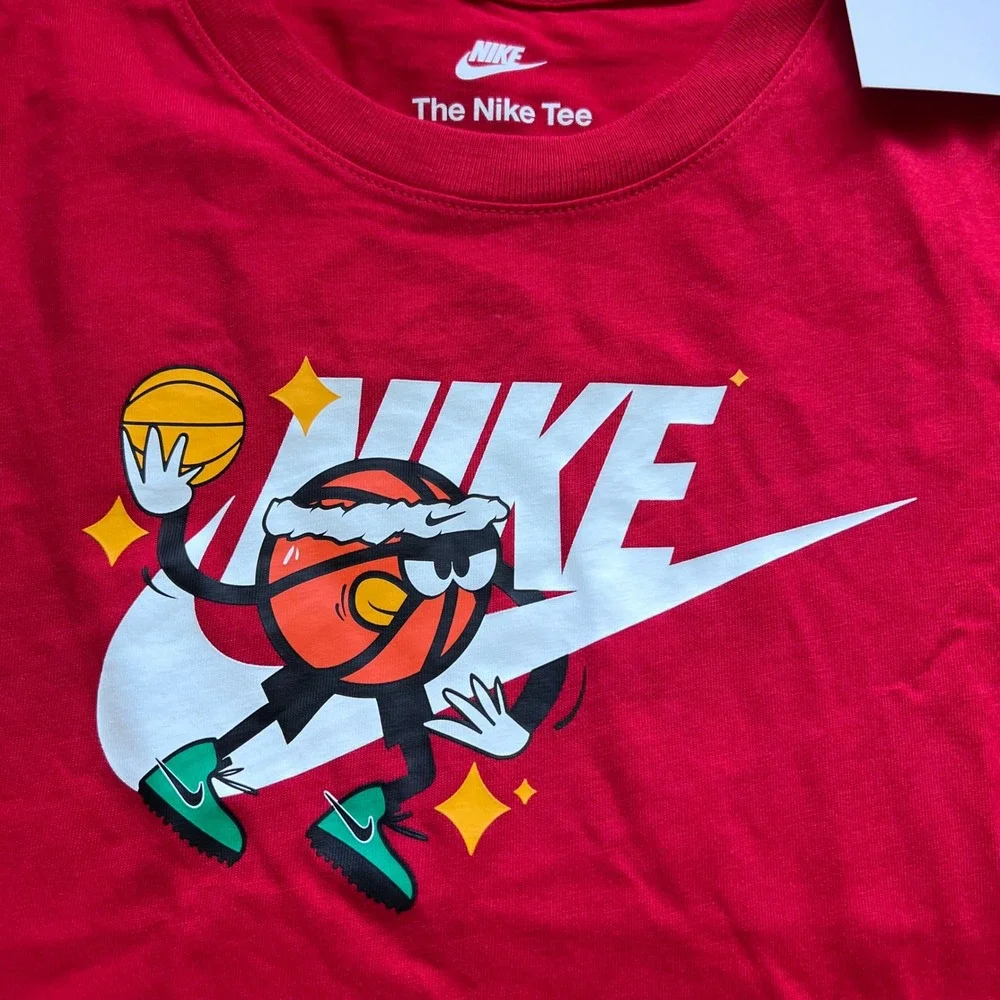 Nike Kids Basketball Graphic T-Shirt Red Short Sleeve Crew Neck FZ5123-657 Small